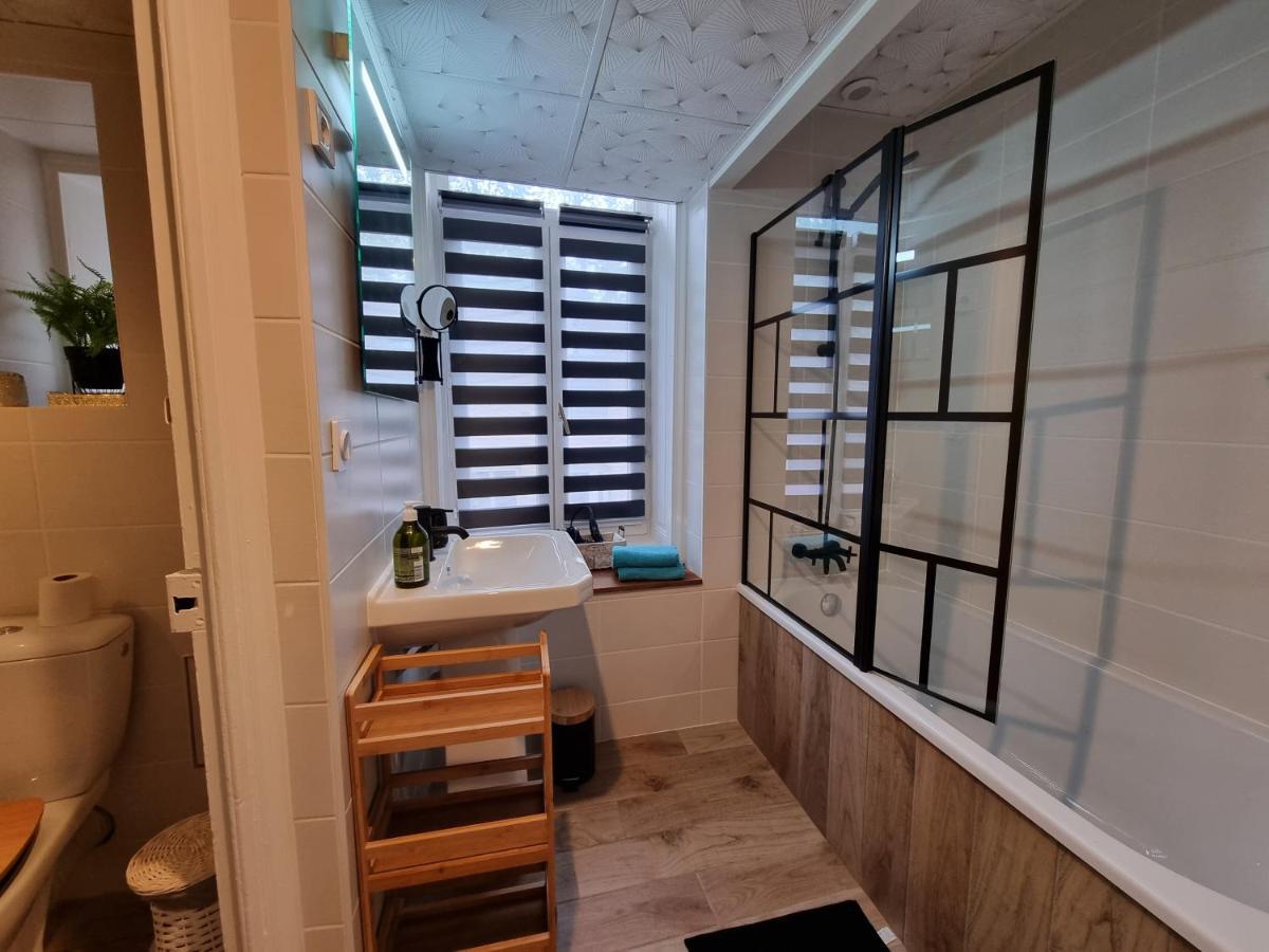 Le Manoir- Cluny Bed & Breakfast ภายนอก รูปภาพ