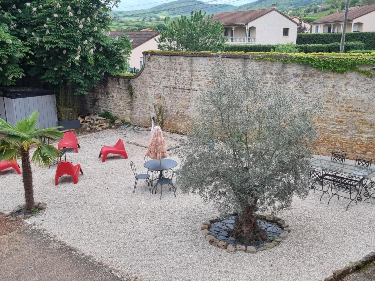 Le Manoir- Cluny Bed & Breakfast ภายนอก รูปภาพ