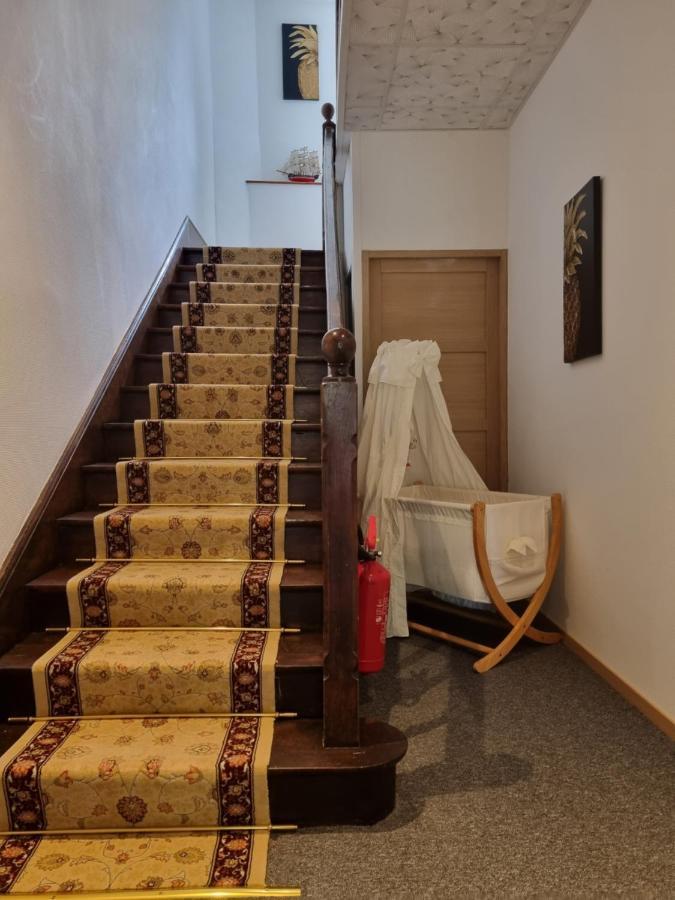 Le Manoir- Cluny Bed & Breakfast ภายนอก รูปภาพ